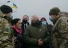 Borrell na vzhodni bojni črti Ukrajini zagotovil vso podporo EU-ja