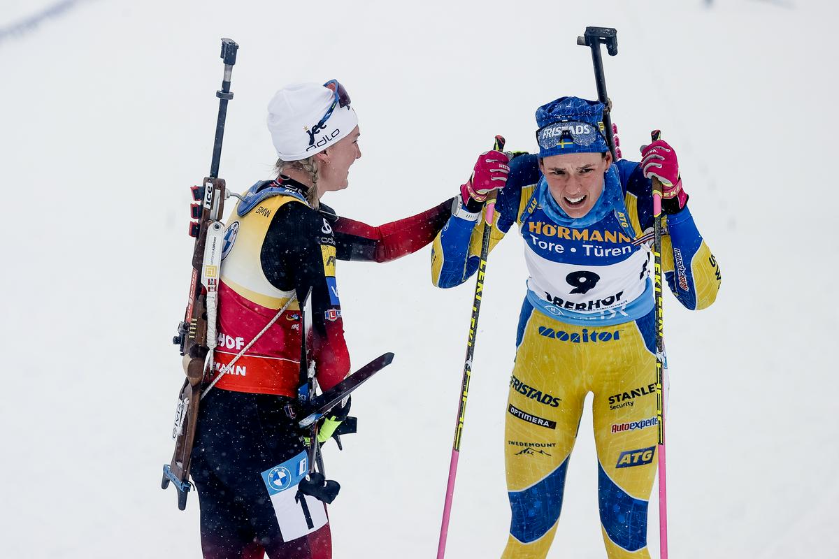 Norvežanka Roeiseland se je utrdila v vodstvu svetovnega pokala, kjer ima pred Elvir Öberg zdaj že 88 točk prednosti, medtem ko njena sestra Hanna Öberg (na fotografiji) zaostaja za 134 točk. Foto: EPA