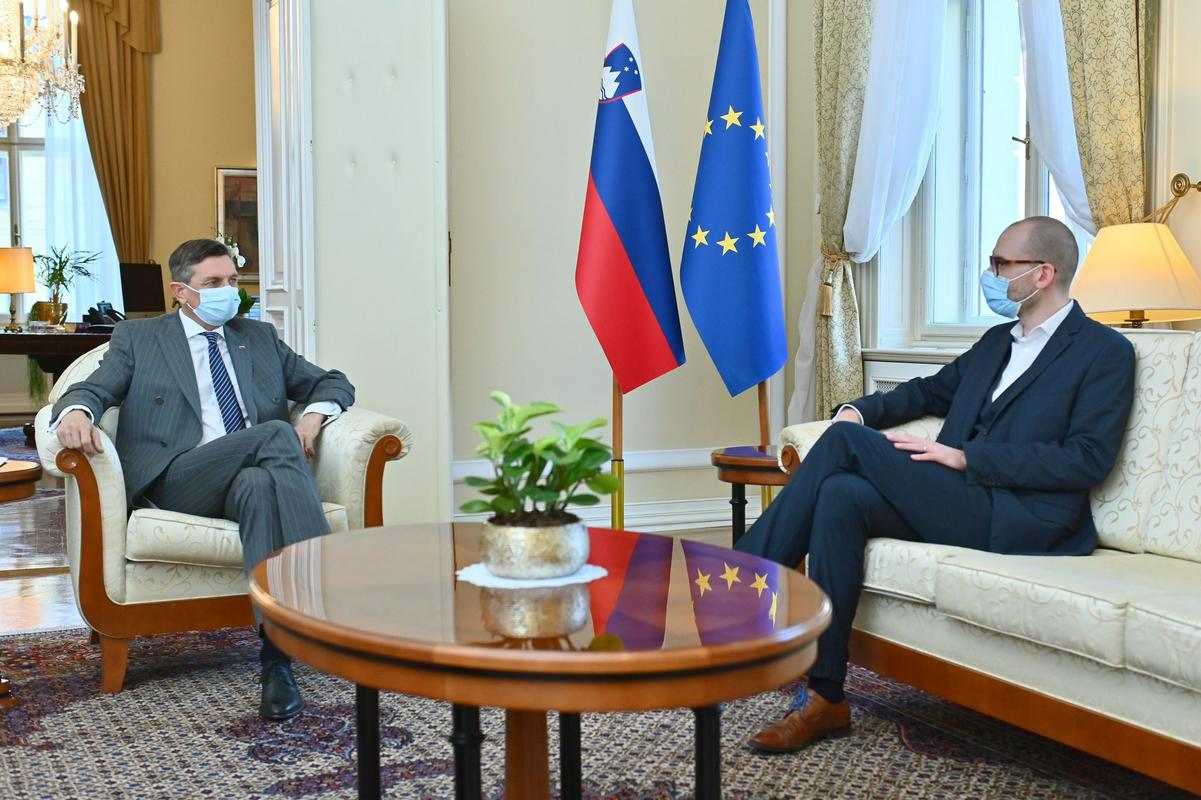 Predsednik Borut Pahor med pogovorom z vodjo poslancev Levice Matejem Tašner Vatovcem. Foto: Twitter Borut Pahor