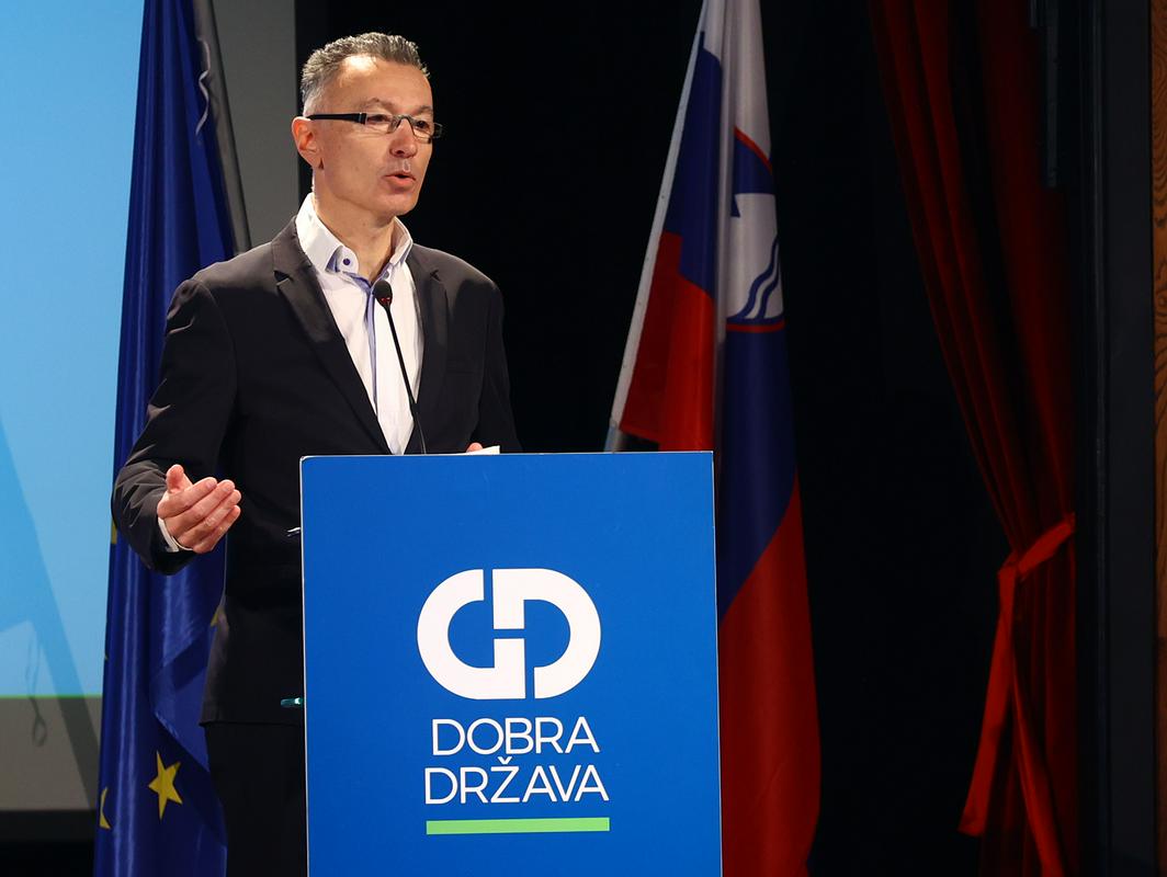 Novi-stari predsednik stranke Bojan Dobovšek. Foto: BoBo/Borut Živulović