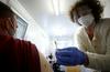 Avstrijska vlada potrdila obvezno cepljenje in visoke kazni za necepljene