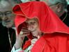 Nekdanji papež Benedikt XVI. obtožen neukrepanja v štirih primerih zlorabe otrok