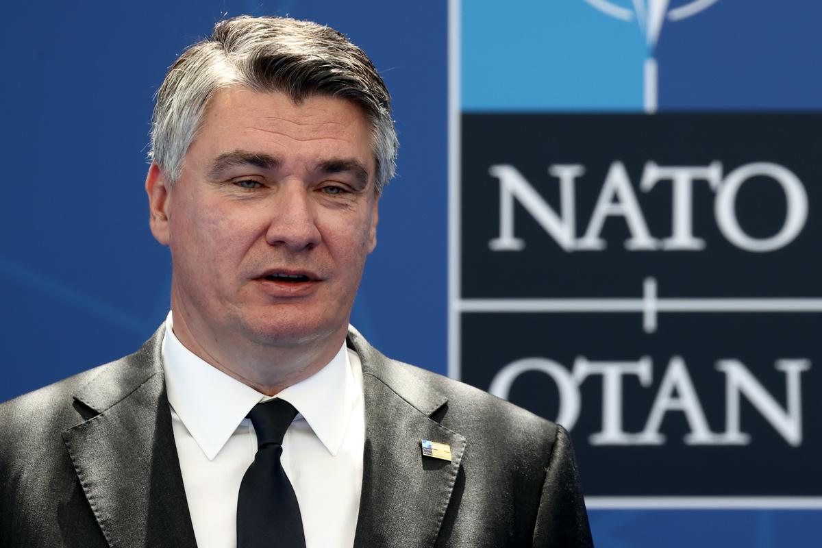 Milanović pravi, da Ukrajina ne spada v Nato. Uradni Kijev si sicer prizadeva za članstvo v tej vojaški zvezi. Foto: EPA