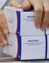 EMA odobrila izredno uporabo zdravila Paxlovid – Pfizerjeve tablete proti covidu-19