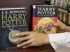 V Tennesseeju zažigali knjige: na ogenj letela tudi Harry Potter in Somrak
