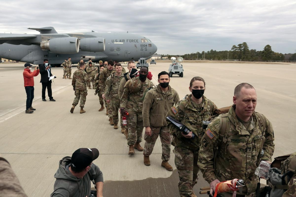 ZDA so v zadnjih tednih na vzhod Evrope poslale več tisoč dodatnih vojakov. Foto: AP