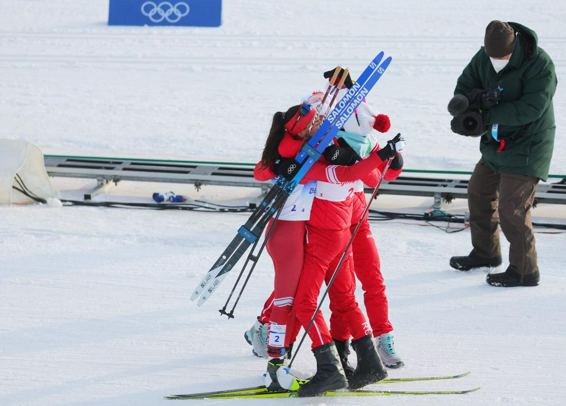 Rusinje so spadale v ožji krog favoritinj in bile od začetka pri vrhu, na koncu pa je Veronika Stepanova opravila še s Sofio Krehl. Foto: Reuters
