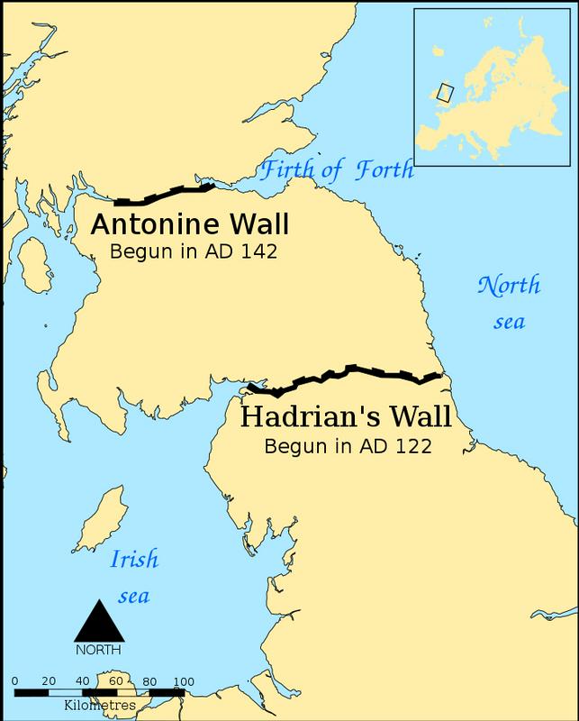 Hadrijanov zid je večji del rimske vladavine predstavljal severno mejo rimskega cesarstva. Rimljanom je uspelo tudi več vdorov globoko v škotsko pokrajino. Tam so dve desetletji pozneje zgradili še eno obzidje, imenovano Antoninov zid, ki se je raztezal med Forthom in Clydom. Foto: Wikipedia Commons