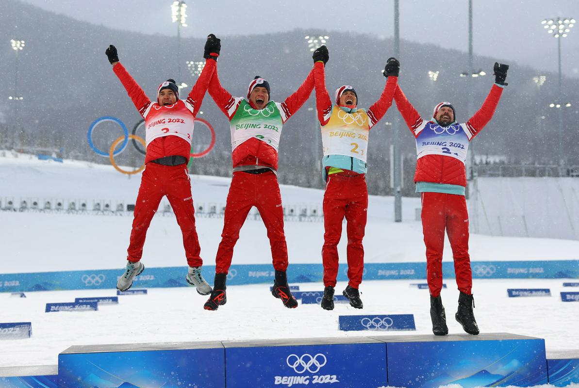 Norveško štafeto so na olimpijskem prestolu nasledili Rusi. Foto: Reuters