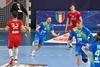 Rokometaši v Padovi z velikimi mukami za gol premagali Italijane