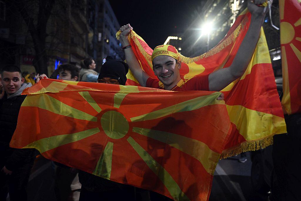 Celebração nas ruas de Skopje.  Foto: EPA