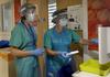 Tuje medicinske sestre morajo plačati več tisoč funtov, če želijo zapustiti Združeno kraljestvo 