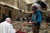 Papež se je opravičil kanadskim staroselcem zaradi zlorab v cerkvenih šolah