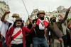 Peru so zaradi naraščajočih cen goriva in gnojil zajeli protesti. Umrlo je pet ljudi.