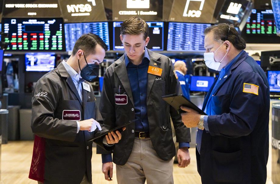 Dow Jones (31.824 točk) je v torek pridobil dva odstotka in pol, tehnološki indeks Nasdaq (11.713 točk) pa več kot tri odstotke. Foto: EPA