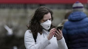 V soboto potrdili 489 okužb z novim koronavirusom