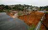 Deli Južne Afrike po poplavah uničeni, več kot 300 mrtvih 