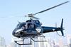 Tom Cruise je na premiero novega Top Guna kar sam pilotiral helikopter