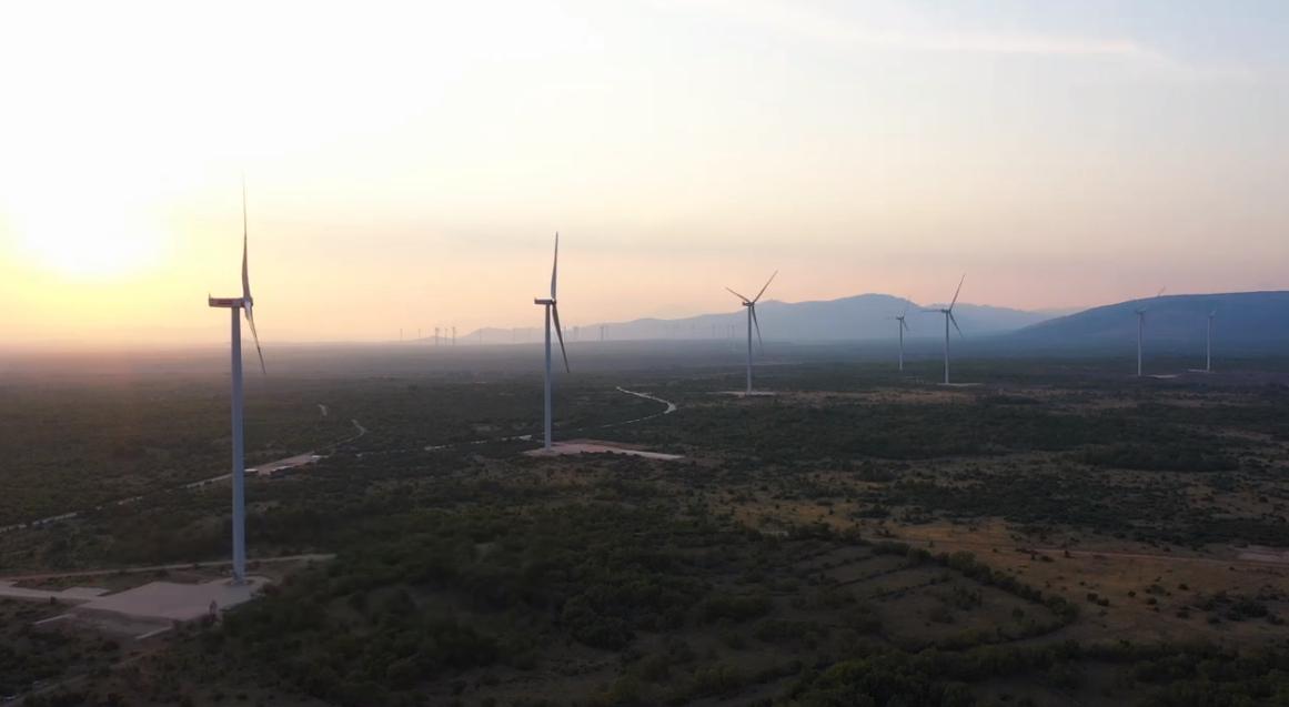 Na polju vetrnih elektrarn Ljubač je devet vetrnic. Foto: Youtube/Energetske rešitve Petrol