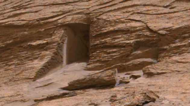 Nenavadna skalna formacija na Marsu. Foto: Nasa