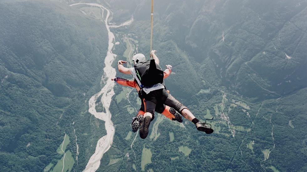 Foto: sl.skydivebovec.com Foto: sl.skydivebovec.com