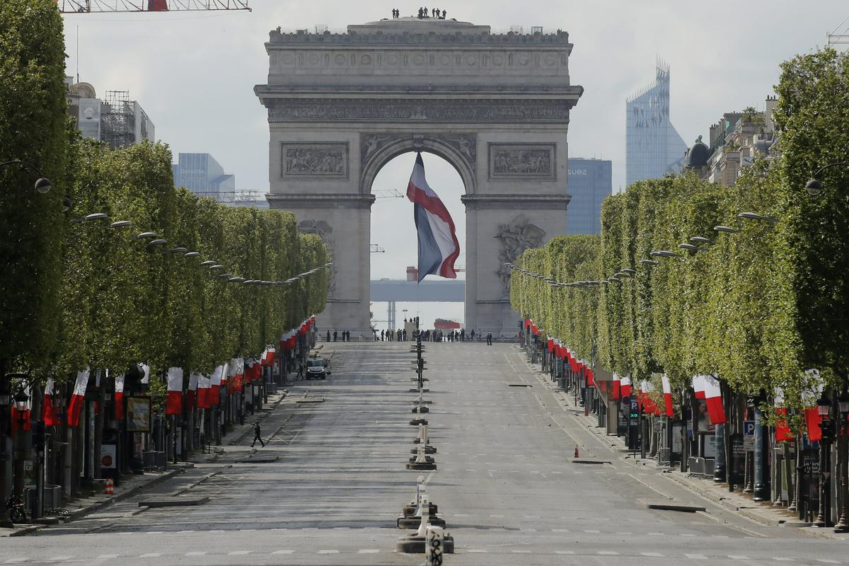 Paris is going through a massive change where cyclists have priority on most roads.  In the capital, the Games were also used for the extensive renovation of the Champs-Élysées, where there will now be much less cars and much more space for pedestrians.  Photo: EPA