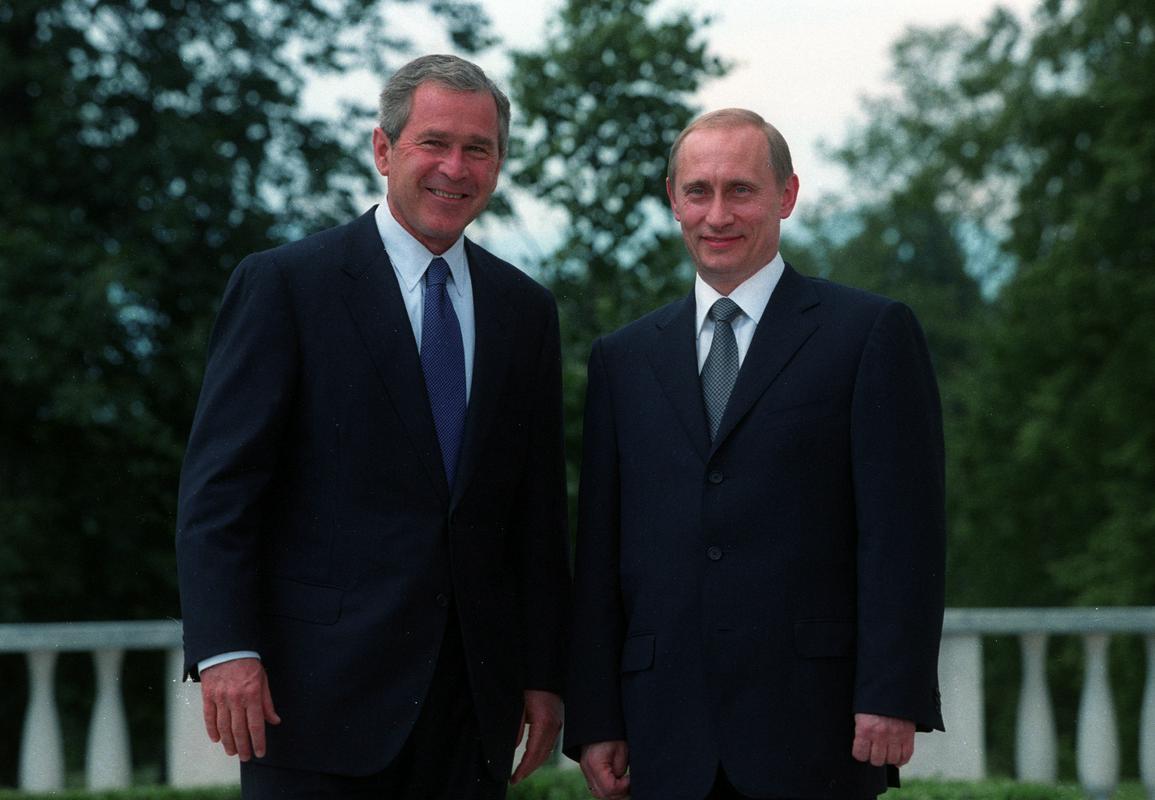 Leta 2001 sta se na Brdu srečala predsednika ZDA Bush in Rusije Putin. Foto: BoBo