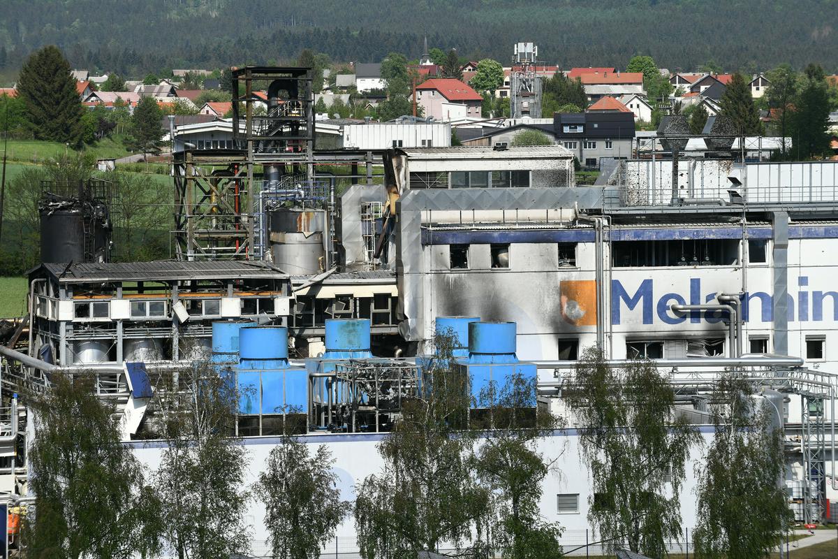 Mnenja o prihodnosti tovarne Melamin v Kočevju se med občani razhajajo. Foto: BoBo