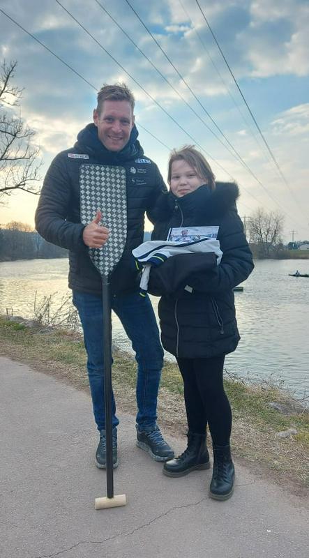 Benjamin Savšek skupaj z 12-letno Hano. Foto: ZPMS