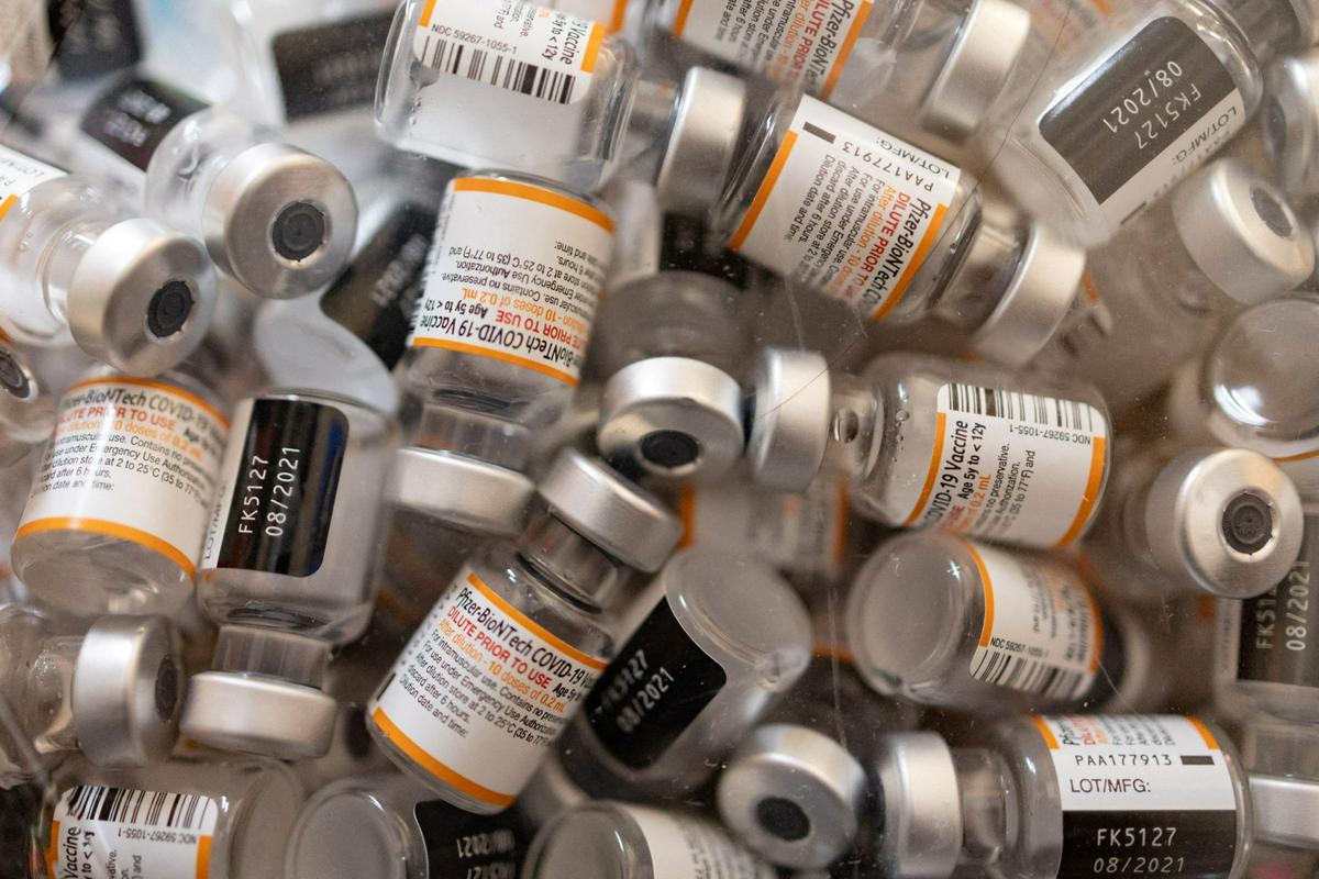 Cepivo naj bi bilo na voljo že junija ali julija. Foto: Reuters