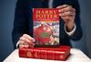 Podpisana prva izdaja Harryja Potterja bo prinesla zajeten kupček denarja