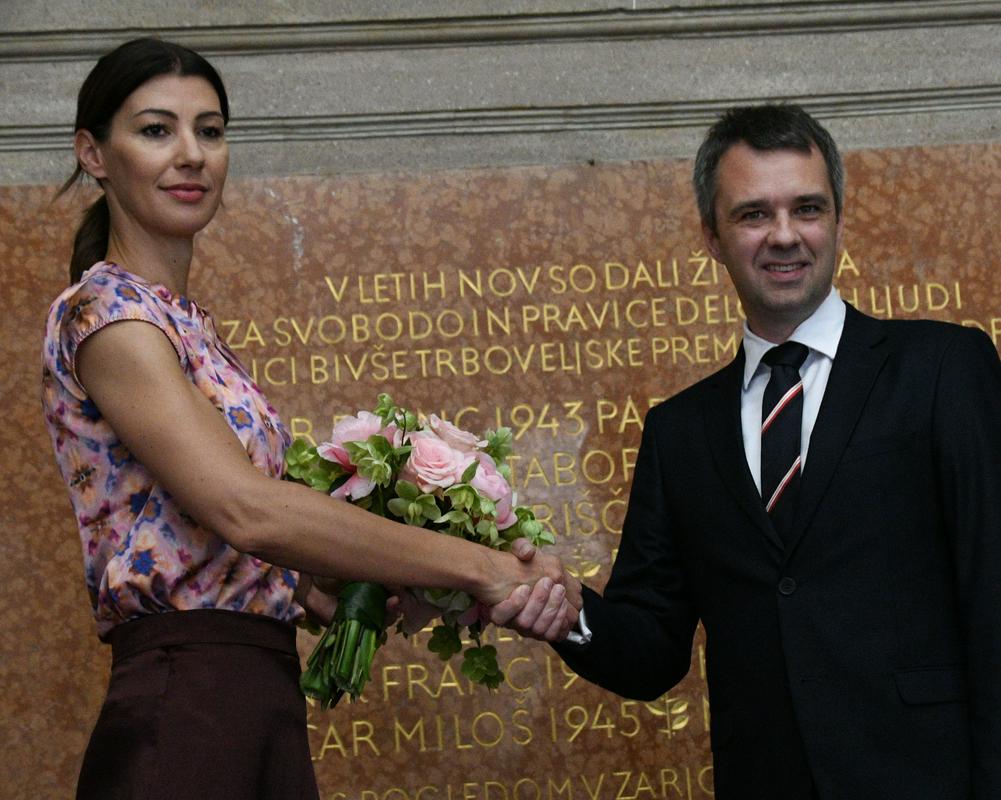 Marjan Dikaučič in Dominika Švarc Pipan sta v izjavi za medije poudarila, da je primopredaja potekala v sproščenem vzdušju. Foto: BoBo/Klara Bokan