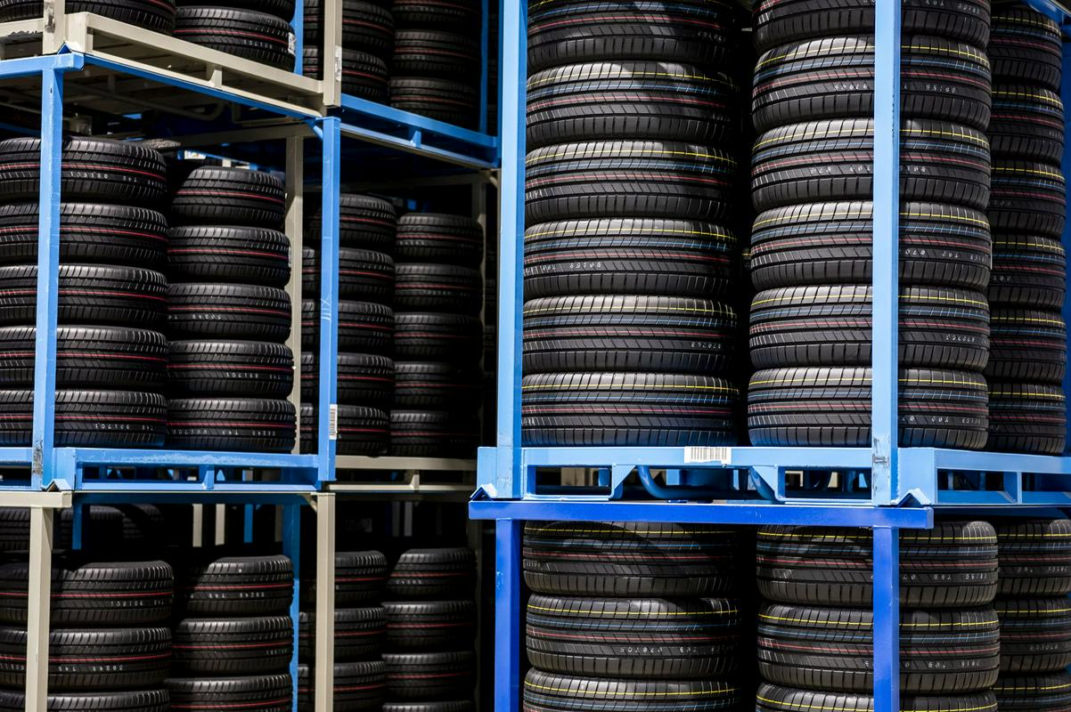 Avtomobilske pnevmatike. Foto: EPA