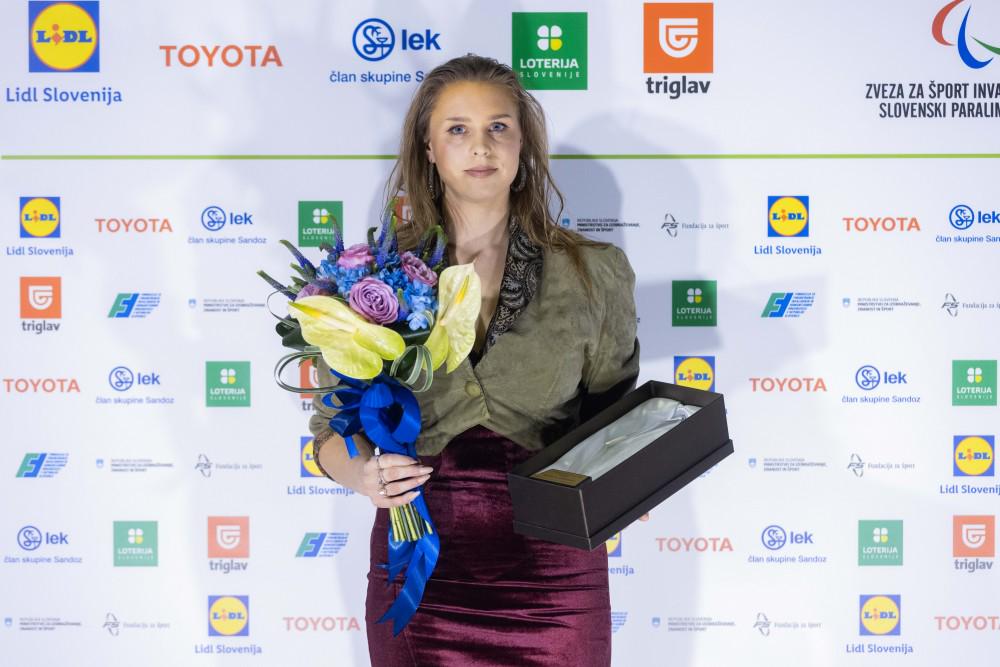 Manca Smrekar na podelitvi nagrade za parašportnico leto 2021. Foto: Sportida
