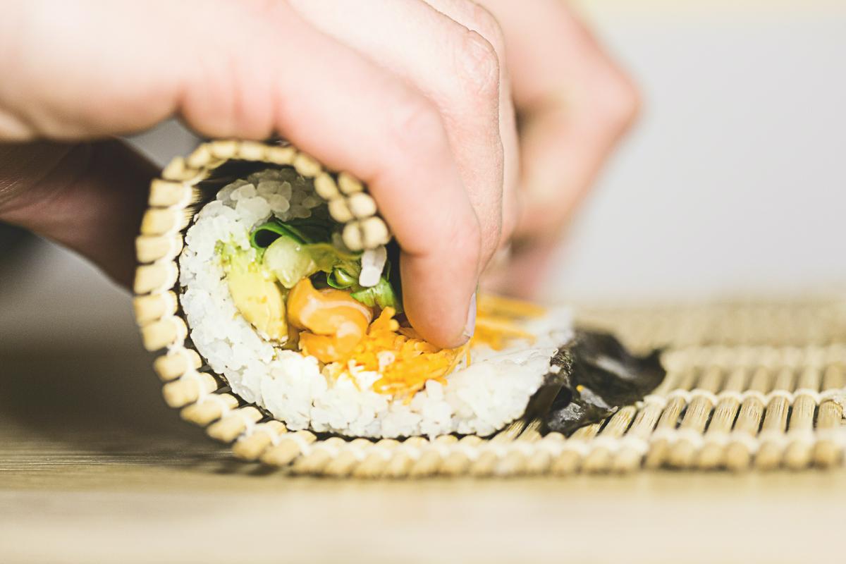 Zavijanje sušija. Foto: Pexels