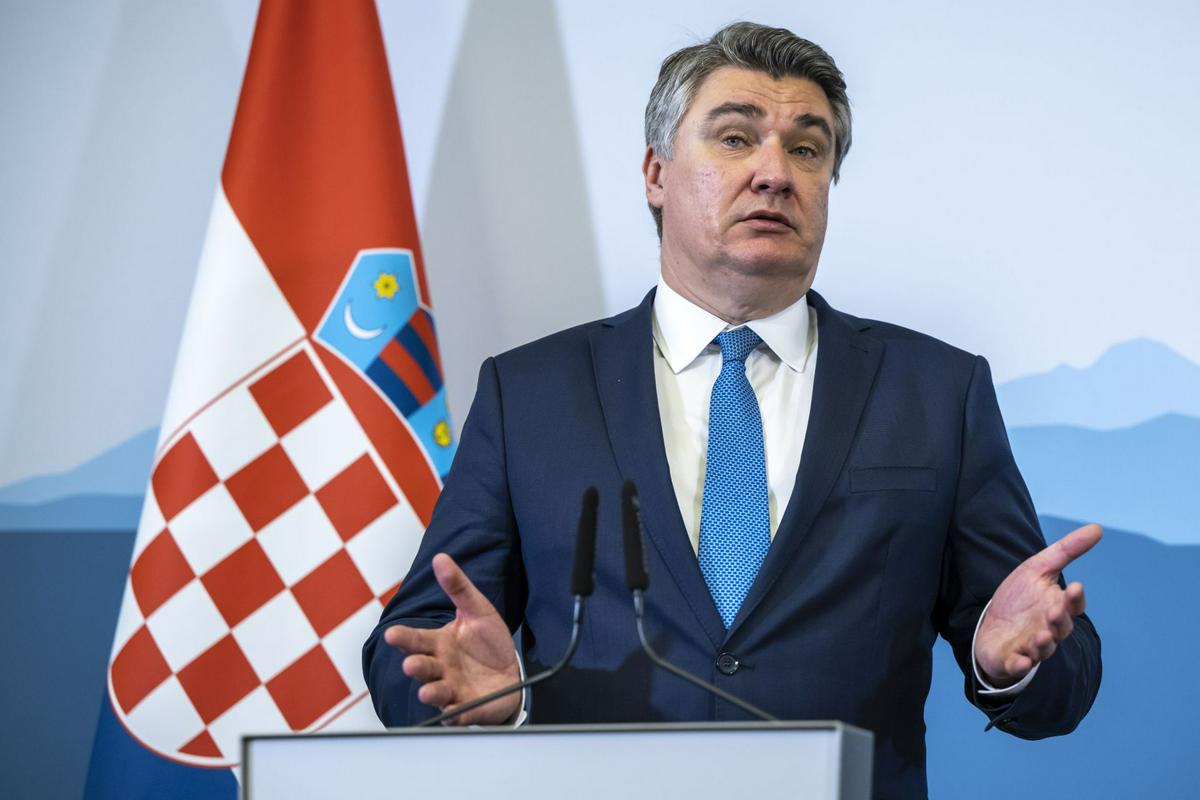 Hrvaški predsednik Zoran Milanović je pohvalil prizadevanja slovenskega predsednika Boruta Pahorja, da se BiH-u dodeli status kandidatke za članstvo v Evropski uniji. Foto: EPA