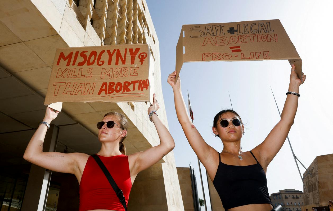 Protest proti prepovedi splava na Malti. Foto: Reuters