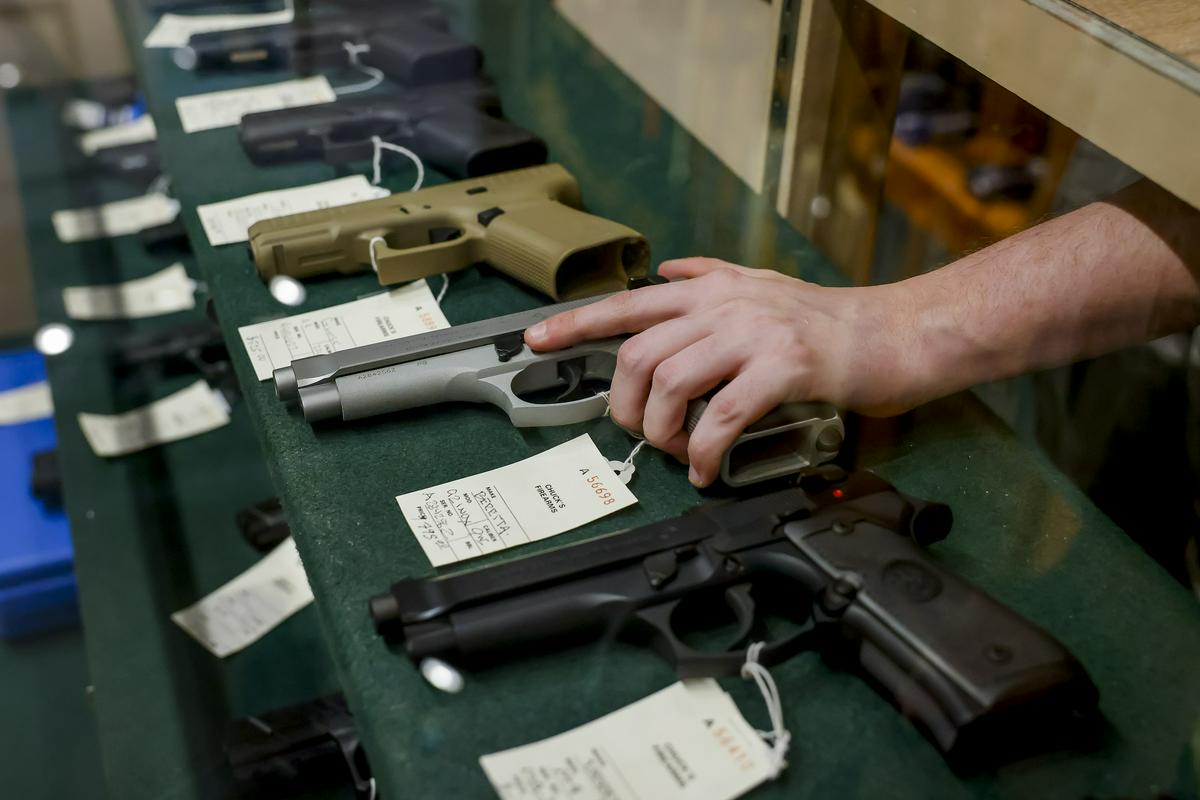 Prodajalna orožja v Atlanti. Foto: EPA