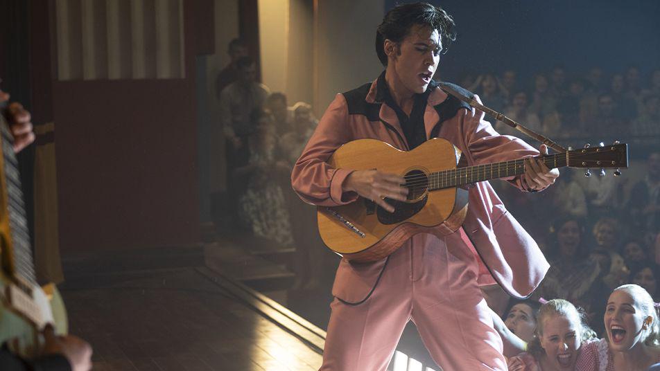 Elvis je s 159 minutami nepotrebno dolg film, a Baz Luhrmann je medtem že potrdil, da obstaja tudi štiriurna 