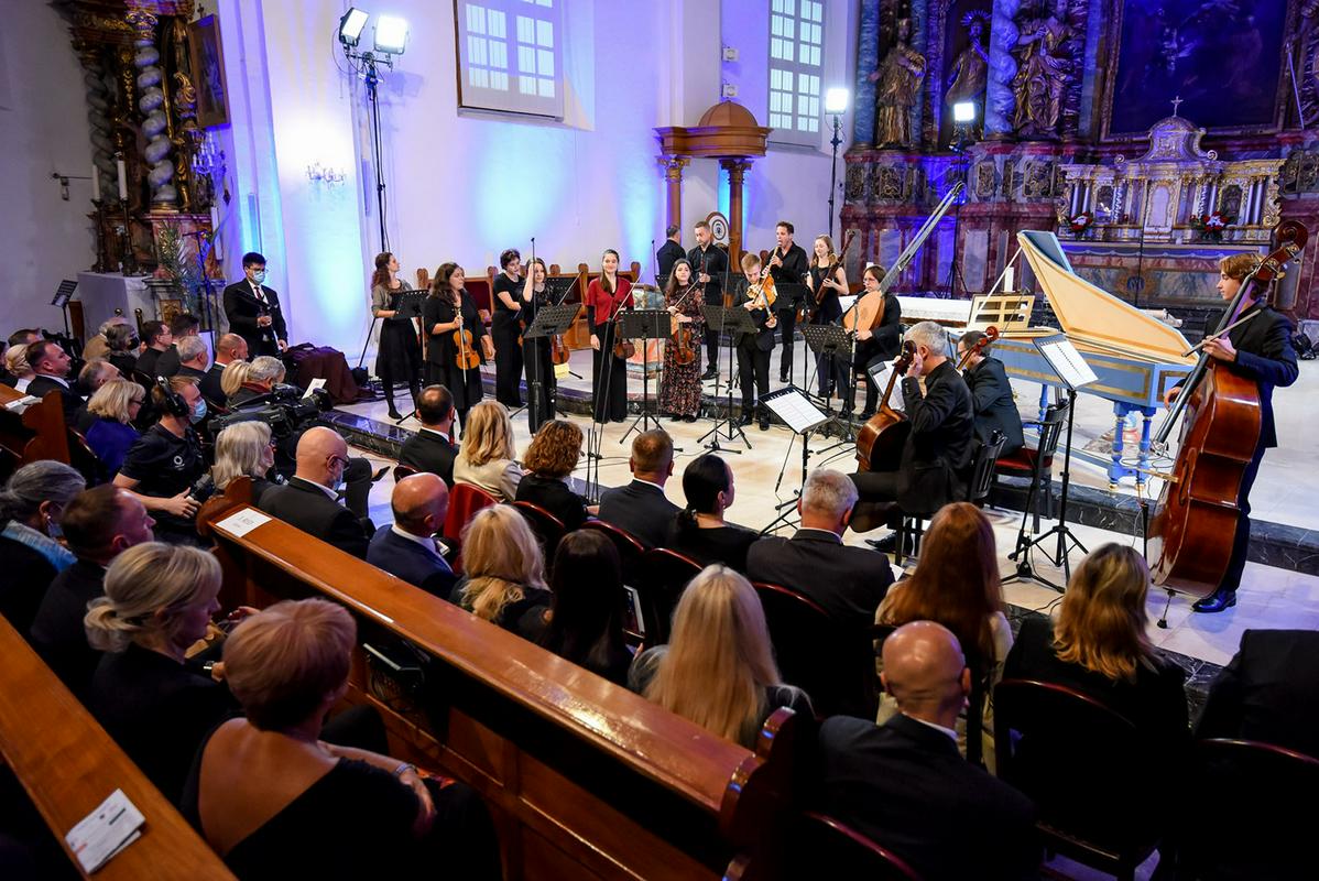 Festivalski baročni orkester bo v večeru z naslovom Angleška uvertura nastopil 5. avgusta ob 20.00 v cerkvi sv. Petra v Radovljici. Foto: Varaždinski baročni večeri