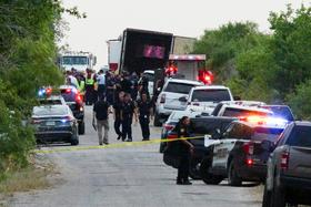 V zapuščenem tovornjaku v Teksasu našli najmanj 46 trupel prebežnikov