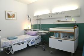 V ljubljanski porodnišnici odprli štiri nadstandardne sobe