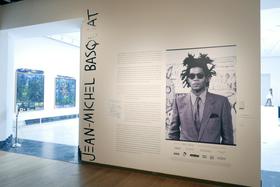 Razstava Basquiatovih del, pristnost katerih je pod vprašajem, odnesla direktorja muzeja