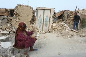Potres na jugu Irana zrušil vas Sajeh Koš in zahteval pet smrtnih žrtev
