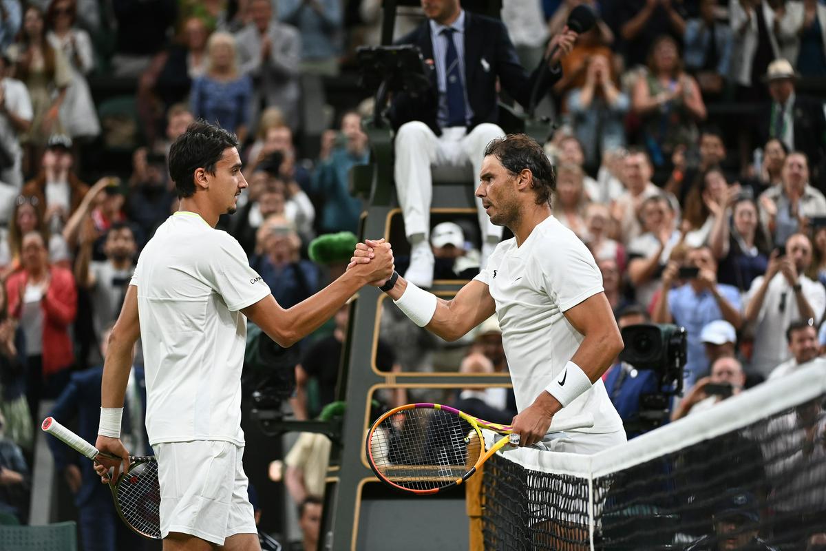 Rafael Nadal je prvič na letošnjem Wimbledonu napredoval po treh nizih. Oddal je le sedem iger. Foto: EPA