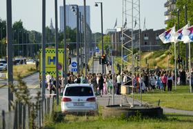 V napadu na nakupovalno središče v Københavnu ubiti trije ljudje, še trije v kritičnem stanju