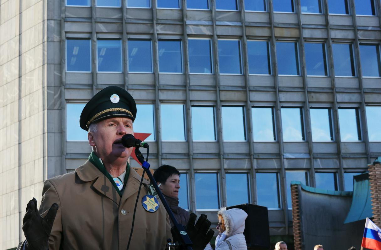Ladislav Troha na enem od lanskih proticepilskih protestov. Foto: BoBo