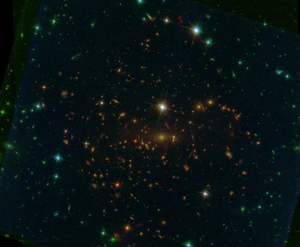 SMACS J0723.3-7327, kot ga vidi Hubble. Foto: NASA, ESA, CSA, STScI