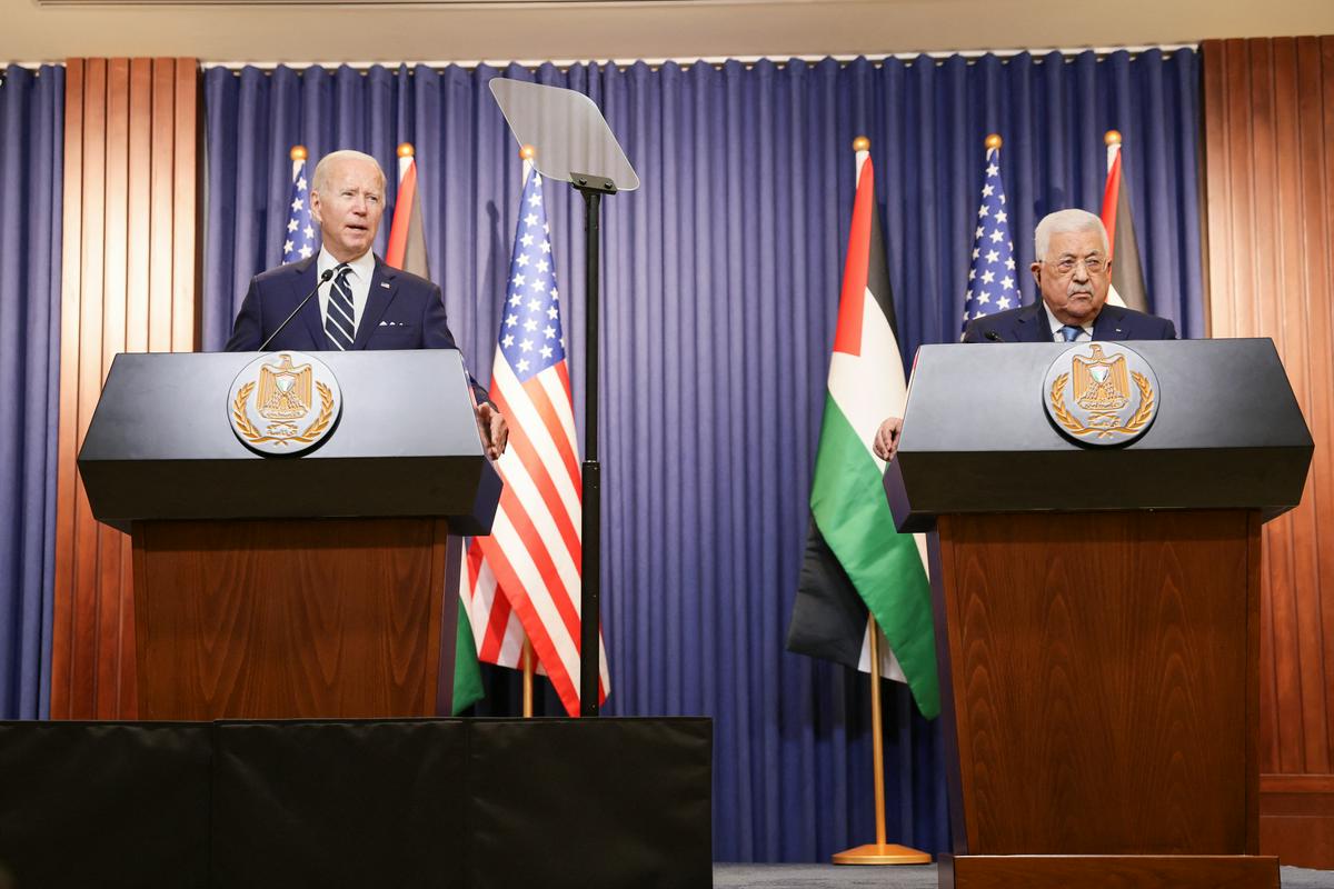 Biden je napovedal dodatno pomoč za Palestince in izrazil podporo rešitvi dveh držav, ne bo pa razveljavil sporne odločitve Trumpa, ki je priznal Jeruzalem za prestolnico Izraela. Foto: Reuters
