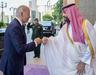 Biden prekršil obljubo in obiskal Savdsko Arabijo, Palestini obljubil finančno pomoč